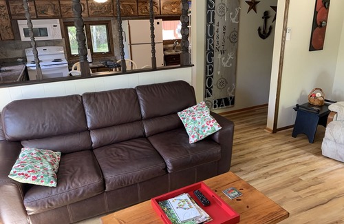 Idlewild House | Perfect getaway for all occasions. 1200sq ft. sleeps 8. Country atmosphere