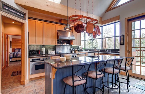 Four O'Clock House | Perfect Holiday Home! Ski In/Out, Private Hot Tub. Exquisite Mountain Chalet
