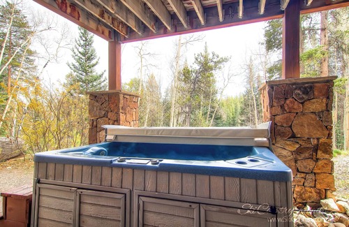 Four O'Clock House | Perfect Holiday Home! Ski In/Out, Private Hot Tub. Exquisite Mountain Chalet