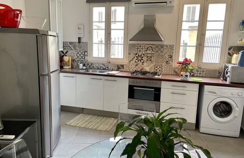 Sliema Apartment | Perfect Holiday Home off Balluta Bay