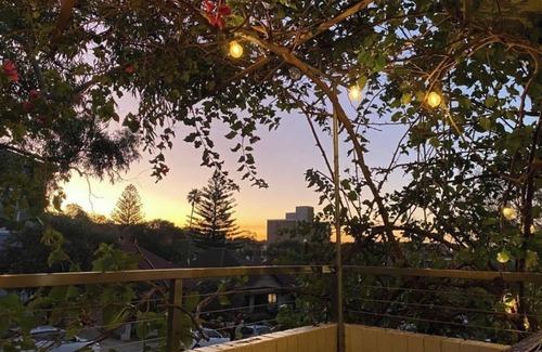 Bondi Beach Apartment | Perfect holiday stay Bondi. Large 2 Bedroom Walk to beach and restaurants