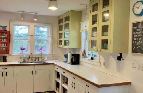 Hollowville House | Perfect Hudson Valley Getaway with HOT TUB!