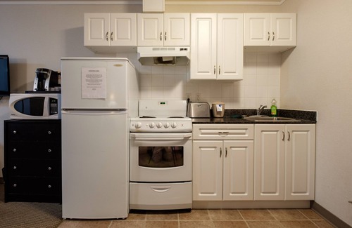 Weyburn Hotel | Perfect Inns & Suites