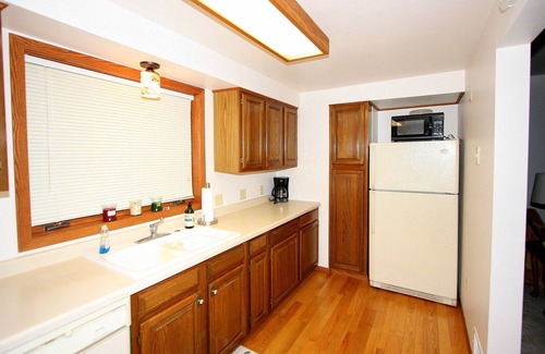 Suring Cottage | Perfect Kelly Lake Getaway 45 minutes North of Green Bay!