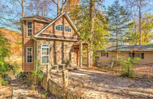 Rocky Top House | Perfect lakefront house in quite cove! Walking distance to Mt Lake Marina.