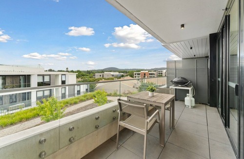 Kingston Apartment | Perfect Location 1-Bed with Balcony, BBQ & Parking