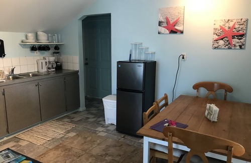 Cartwright Villa | Perfect Location in Long Island, Bahamas, sleeps 4, Best Value and Location!
