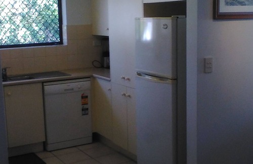 Auchenflower Apartment | Perfect Location - City, Train & Wesley Hospital