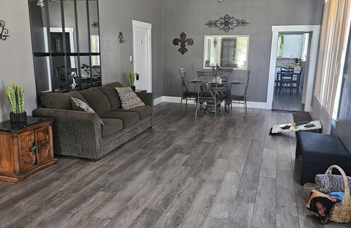 Woodway Apartment | Perfect location for Baylor Students!nAsk about our discounts!
