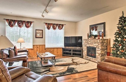 Pigeon Forge Condo | Perfect Location ~ Lots of room ~ Open Concept ~ Next To Dollywood