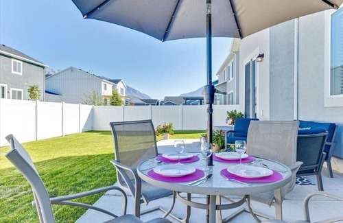 Vineyard House | Perfect Long Term Stay Home - Pets Welcome!