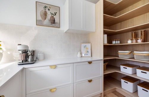 Warrnambool House | Perfect newly built modern family/large group getaway-outdoor kids playground