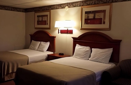 Campbelltown Hotel | Perfect Palmyra Escapade! Minutes to Hershey Trolley Works, FREE Breakfast
