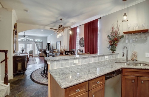 Washington Ave./ Memorial Park House | Perfect proximity: 3 Br/3.5 Bath townhome