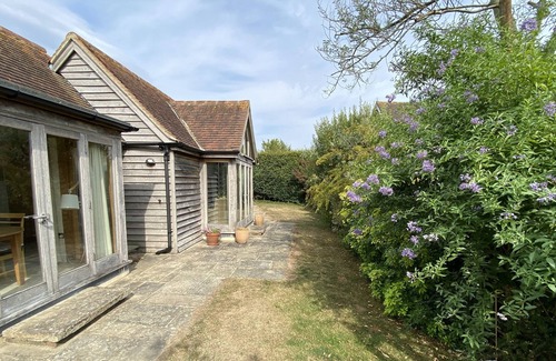 Chichester Cottage | Perfect retreat for a relaxing break close to Goodwood, South Downs & Chichester