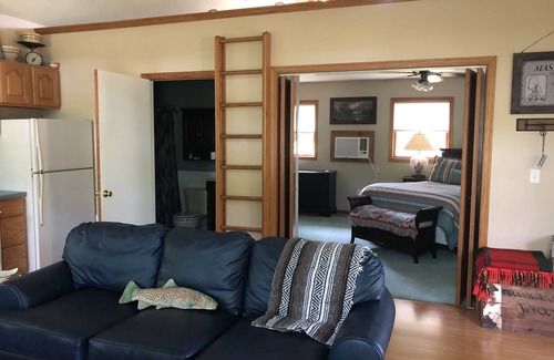 Cotter Cabin | Perfect spot for fishing the White River/Small cabin sleeps 2-4/1 Bdrm with loft