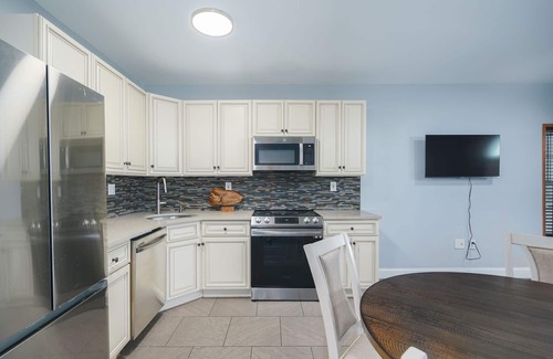 Fishtown Apartment | Perfect Stay at Fishtown! nComfortable and Very Quiet!