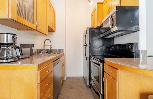 Historic Core Condo | Perfect urban loft refuge in the heart of DTLA