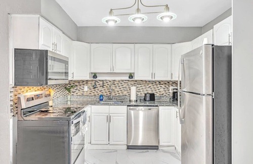 Dania Beach House | Perfect Vacation House For Beach and Casino #7th