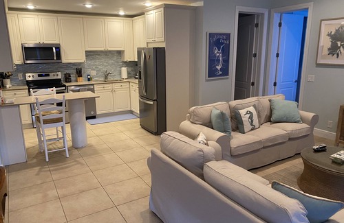 Green Turtle Cay House | Perfect Vacation Home. Private Dock, Plunge Pool, Ice Maker, 30kw Generator