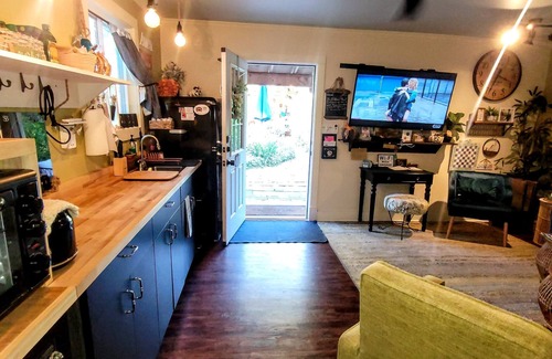 Whitemarsh Island Cottage | Perfect Wilmington Island Location. Plz read full description. You'll be glad!
