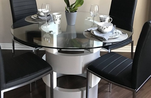 Goderich Condo | Perfectly Appointed Executive Suite