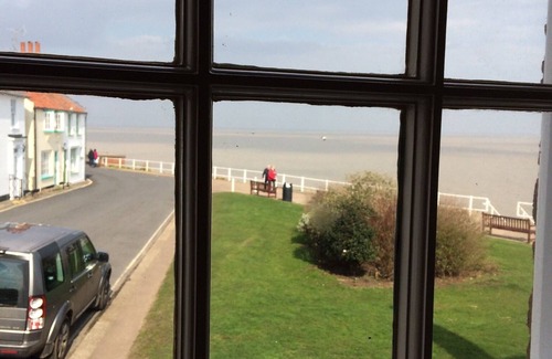 Southwold House | Perfectly located seaside house with stunning sea views