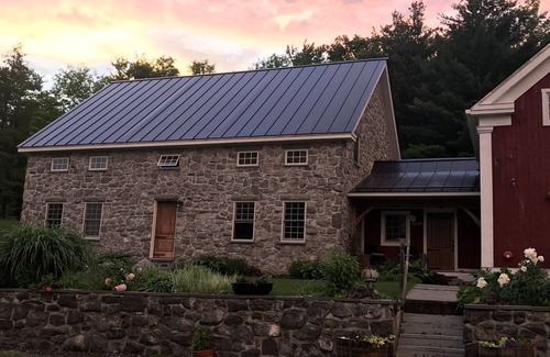 Fairfax House | Perfectly Vermont 4 bed 2 bath, barn doors, modern design , pine floors, views