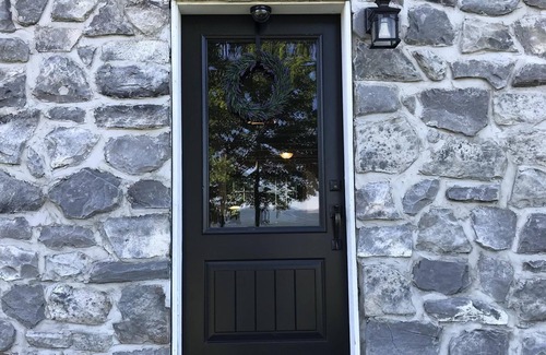 Fairfax House | Perfectly Vermont 4 bed 2 bath, barn doors, modern design , pine floors, views