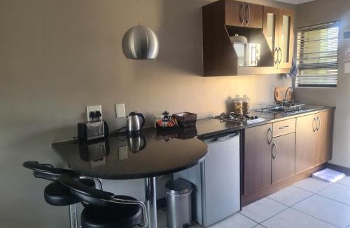 Secunda Bed & Breakfast | Perfek Stay Guesthouse