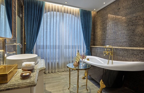 Old Quarter Hotel | Peridot Grand Luxury Boutique Hotel