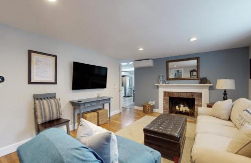 West Harwich House | Periwinkle House
