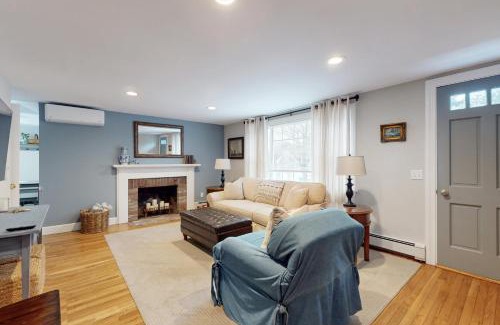 West Harwich House | Periwinkle House