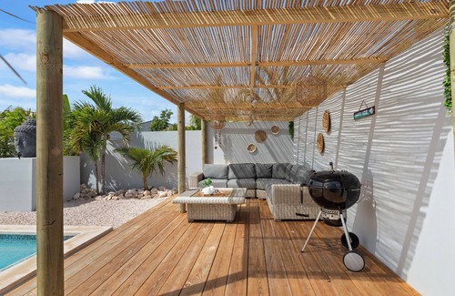 Grote Berg House | Perla di Solo, Perla di Solo, 6 person villa, pool, roof terrace, sea view!