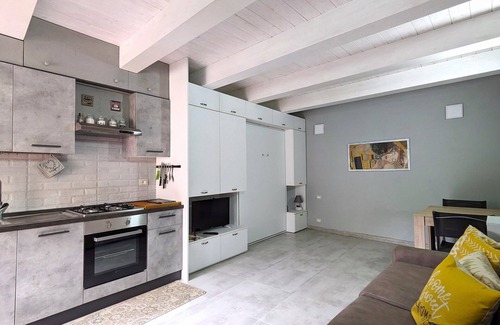 Precetto House | Perla House