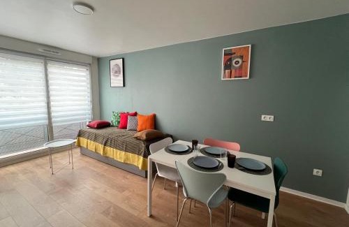 La Courneuve Apartment | PERLE HDG Tout Confort