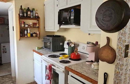 Perry House | Perry Shore Road Cottage
