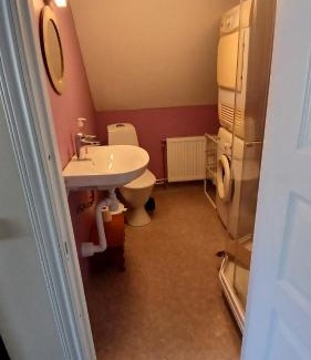 Ockelbo Apartment | Persbacken i naturnära Ockelbo med fiske o Kungsberget när inpå,