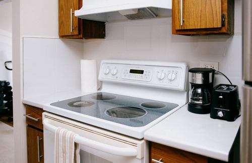 O'Hare Apartment | Personal Gym! Luxury Balcony Condo