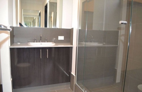 Leeming House | Perth Urban Lodge Two (no children)