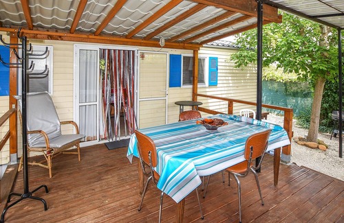 Entraigues-sur-la-Sorgue House | Pet friendly (sta)caravan