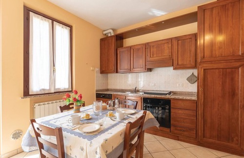 Castiglione del Lago Apartment | Pet friendly apartment in Castiglion del Lago PG with outdoor swimming pool