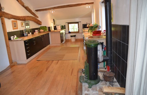 Saint-Aulaye-Puymangou House | Pet friendly 3 bedroom house.