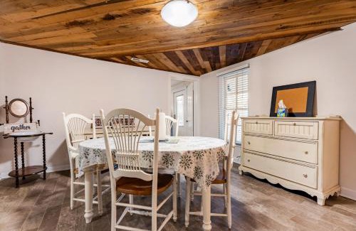Cary House | Pet-Friendly 2BR Ranch Wifi Parking Near RTP