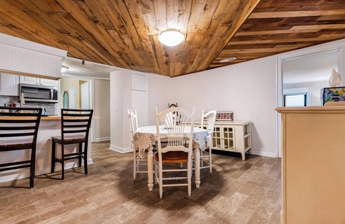 Cary Cottage | Pet-friendly 2BR Ranch, Wifi, Parking Near RTP