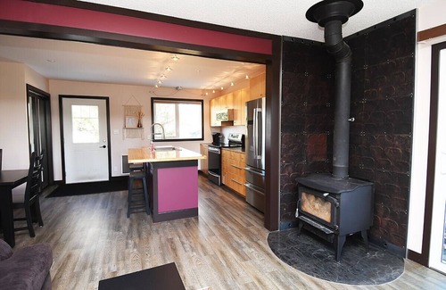Pincher Creek House | Pet Friendly 3 Bedroom, Close to the mountains!