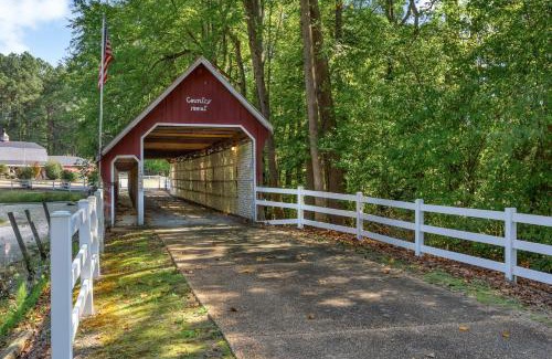 Skippers House | Pet-Friendly 3BR Lake House Firepit Pier