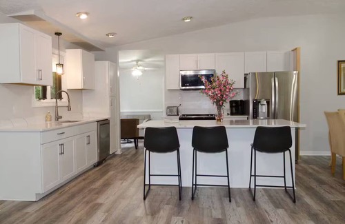 Short Pump House | Pet-Friendly 3BR Near Short Pump + Big Fenced Yard