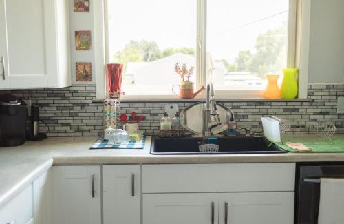 Billings House | Pet Friendly 6 Guest Stay w Yard