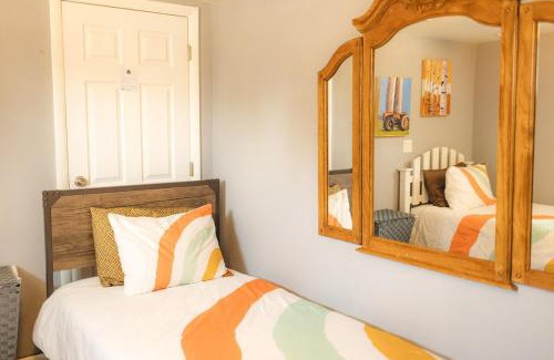 Billings House | Pet Friendly 6 Guest Stay w Yard